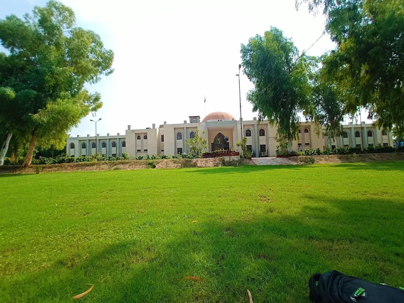 campus-logo